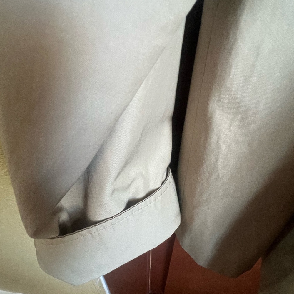 Gallery, short, swing trench, size L.  Lined, tan, wide lapel, relaxed fit. - Picture 6 of 9